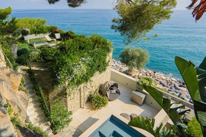 Luxury Villa On the sea 