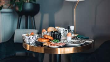 Free daily continental breakfast