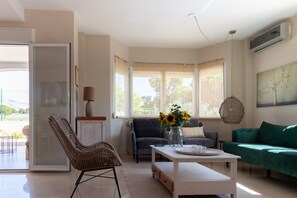 Televisie, boeken en een stereo