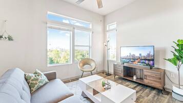 Televisión, oficina