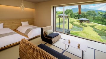 Minibar, in-room safe, free WiFi, bed sheets