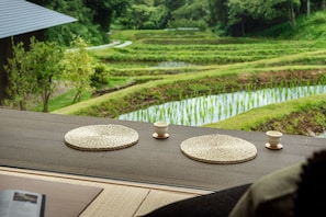 豪華客房 (Japanese-style Suite, Outdoor BathRB3) | 迷你吧、客房內保險箱、免費無線上網、床單
