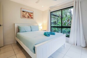 4 bedrooms, WiFi, bed sheets