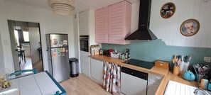 Réfrigérateur, four, plaque de cuisson, lave-vaisselle