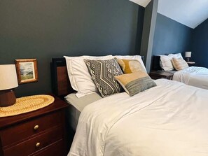 3 bedrooms, desk, iron/ironing board, WiFi