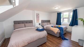 4 bedrooms, free WiFi, bed sheets