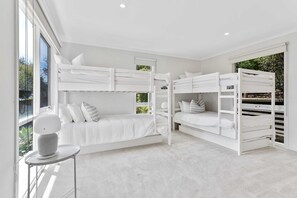 3 slaapkamers, een bureau, wifi, beddengoed