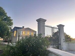 View from property - Château de Neyran Maison D'hôtes & Spa (Soulac-sur-Mer)