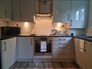 Deluxe-Apartment, mit Bad, Gartenblick (2 bed 1 bath apartment) | Gemeinschaftsküche