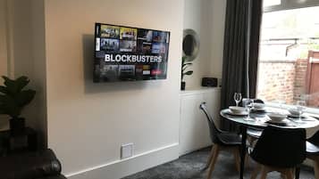 Comfort House, Private Bathroom (Kimberley Place) | Lounge