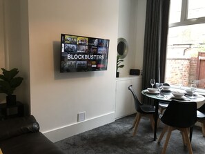 Comfort House, Private Bathroom (Kimberley Place) | Lounge