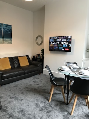 Comfort-talo, oma kylpyhuone (Kimberley Place) | Lounge
