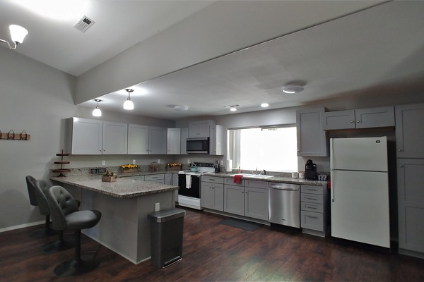 Spacious, well-equipped kitchen