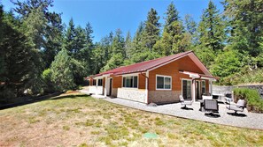 Exterior - 4 bedroom Vacation Rental in the Redwood Forest! (Crescent City)