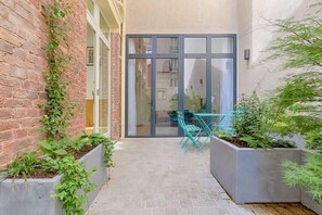 Outdoor dining - Charming studio in a Courtyard-Montmartre (6) (Paris)