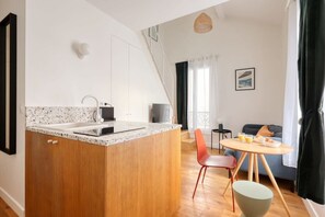 Interior - Charming studio in a Courtyard-Montmartre (6) (Paris)