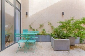 Outdoor dining - Charming studio in a Courtyard-Montmartre (6) (Paris)