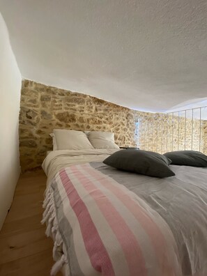 3 chambres, accĂšs au Wi-Fi (inclus), literie fournie