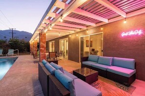 Pool - Sunny Days Ahead - Your Private Palm Springs Getaw (Palm Springs)