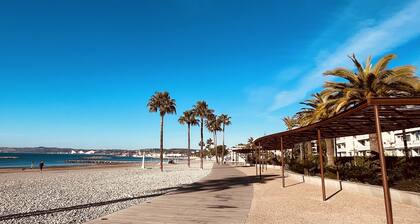 LUXURIOUS WATERFRONT APARTMENT COTE D'AZUR