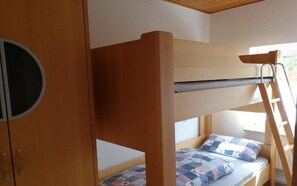 2 bedrooms, WiFi, bed sheets