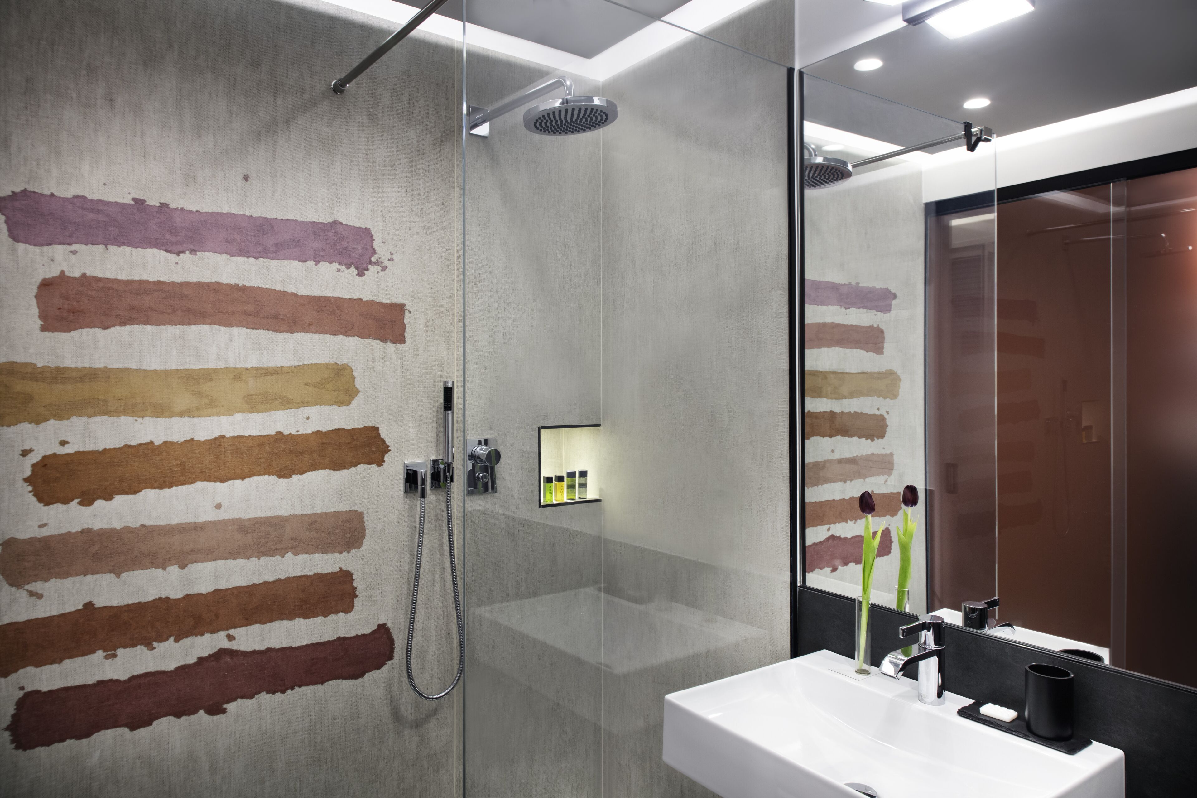 Royal Room | Bathroom | Shower, hair dryer, bathrobes, bidet