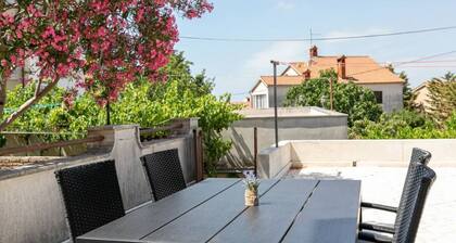 Charming 1 bedroom condo for 4 with terrace
