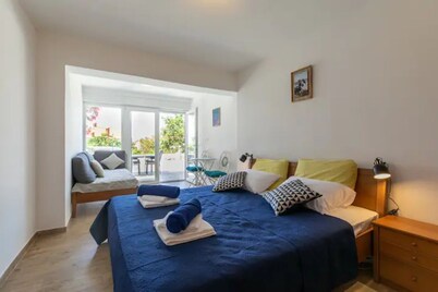 Charming 1 bedroom condo for 4 with terrace