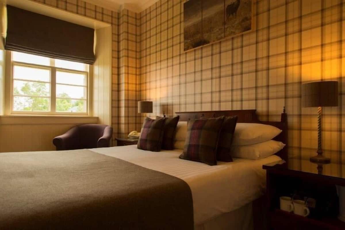 Standard Double Room | Free WiFi, bed sheets