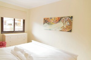 2 chambres, fer et planche à repasser, accès au Wi-Fi (inclus)