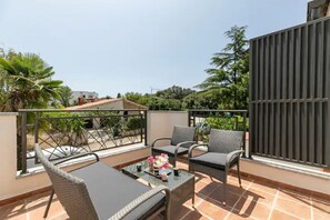 Terrace/patio - Cozy condo with a rooftop and Jacuzzi (Pula)