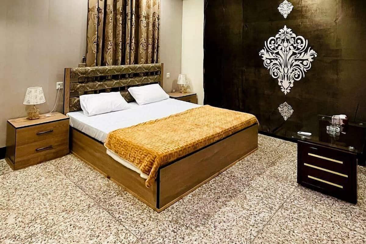 Deluxe Double Room | Free WiFi, bed sheets
