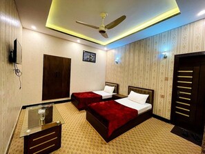 Deluxe Double Room | Free WiFi, bed sheets - Husnain Resort (Mansehra)