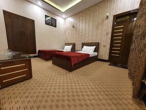 Deluxe Double Room | Free WiFi, bed sheets - Husnain Resort (Mansehra)