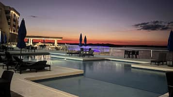 Outdoor pool, a heated pool