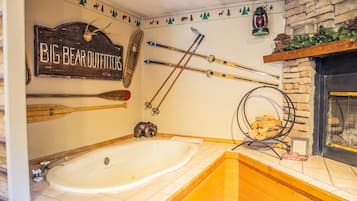 Shower, jetted tub, hair dryer, towels