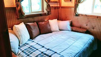 1 bedroom, travel crib, WiFi