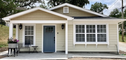 Cozy Cottage in the heart of Louisville, NE