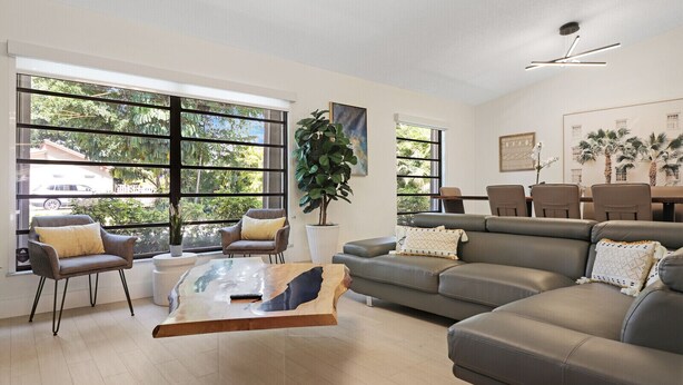 Luxury-Haus, 4 Schlafzimmer, eigener Pool, zum Garten hin | Wohnbereich
