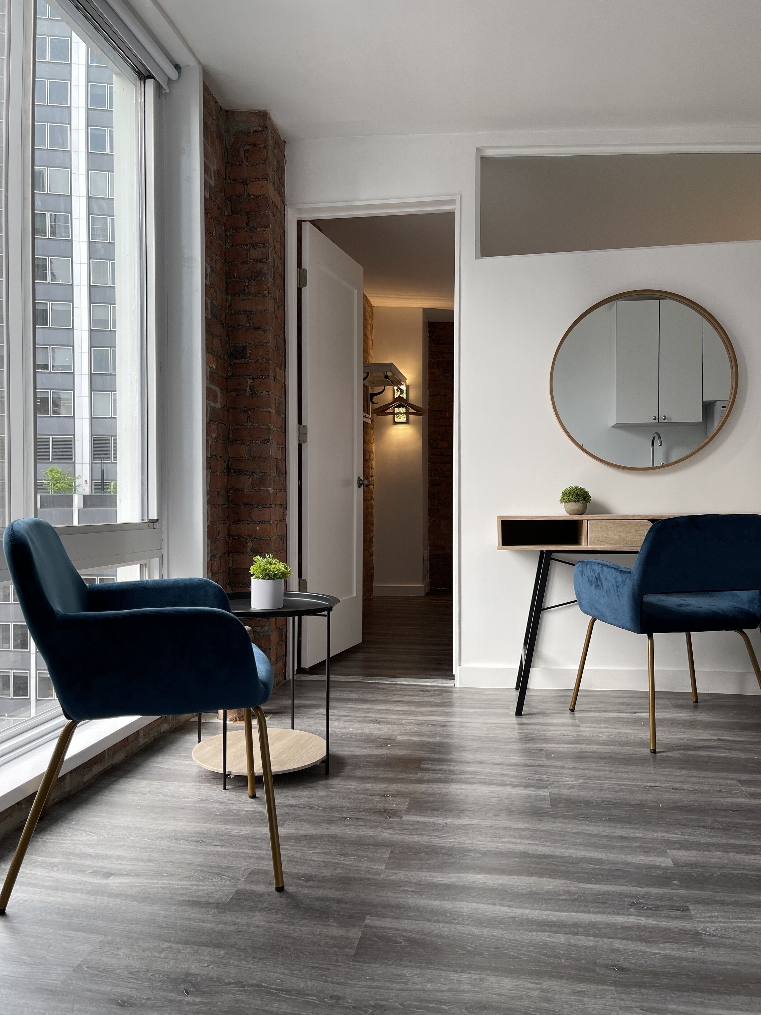 City Apartment | Living area | 32-inch Smart TV with satellite channels, TV