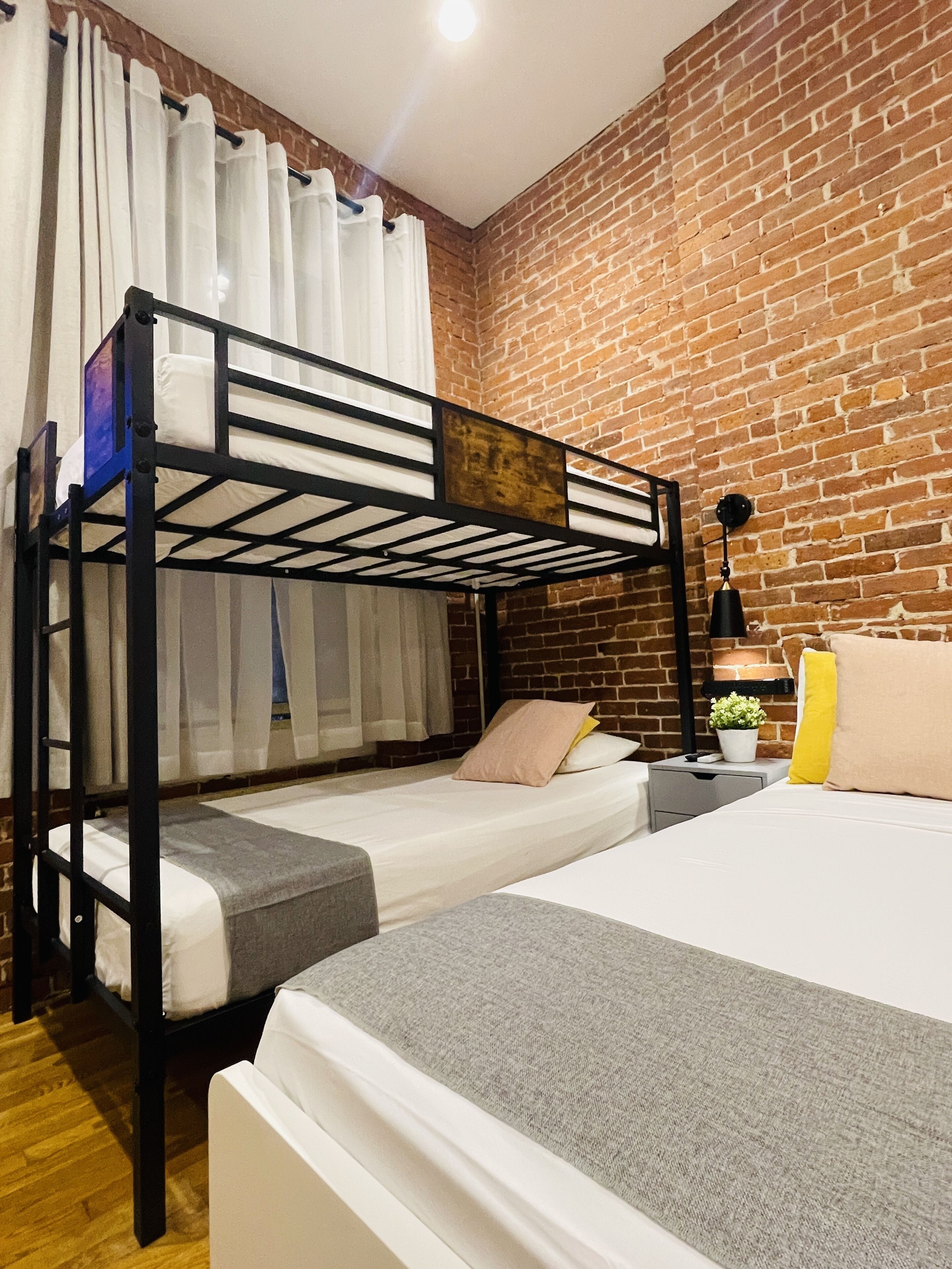 Hotel and the City-Midtown in New York: Find Hotel Reviews, Rooms, and