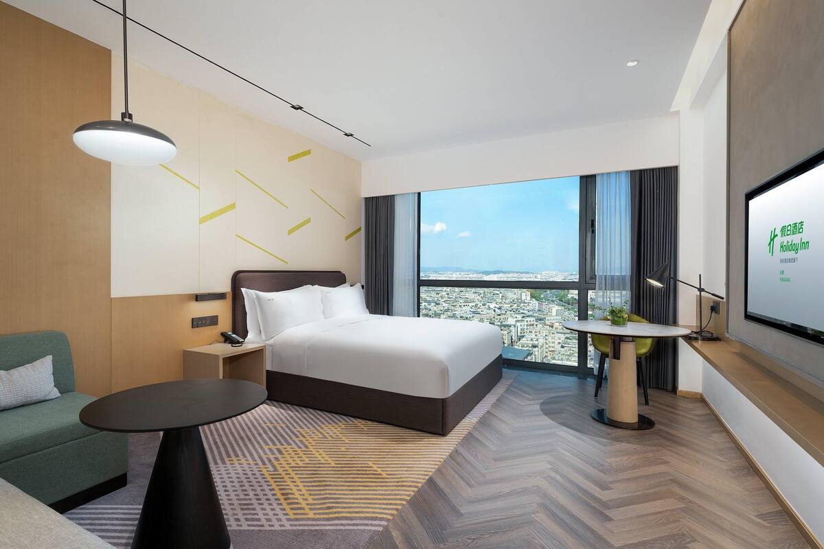 WiFi (free), bed sheets