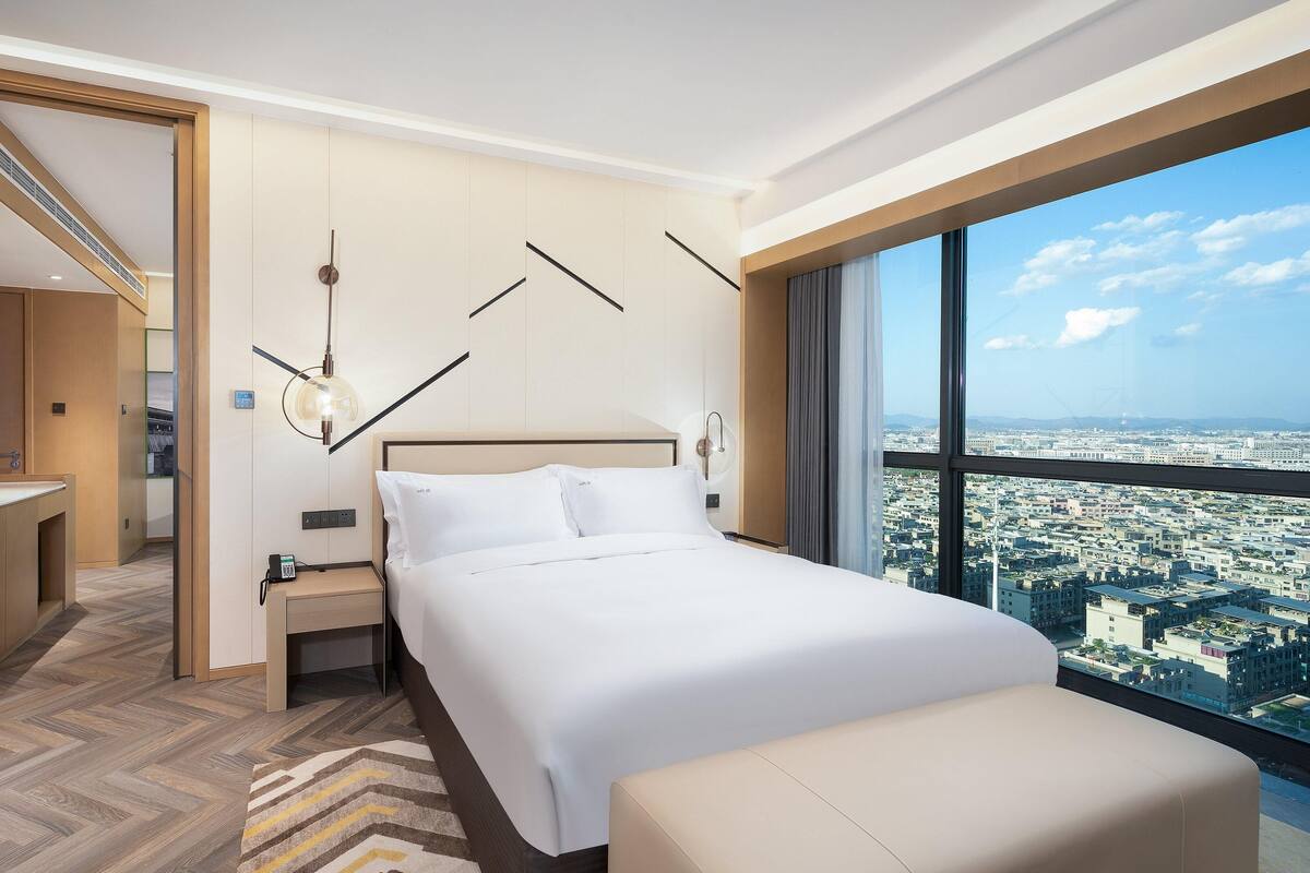 WiFi (free), bed sheets
