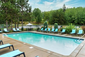 Outdoor pool, a heated pool - Ski & Golf Resort Villa at Giants Ridge (Biwabik)