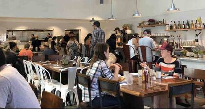 Artists Condo GAME ROOM Patio near UC Med Center