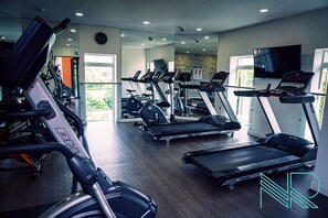 Luxury Apartment, Private Bathroom | Fitness facility - Luxury Stevenage Town Centre Apartment (Stevenage)