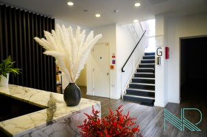Luxury Apartment, Private Bathroom | Lobby