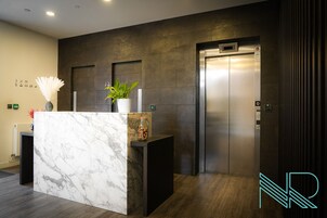 Luxury Apartment, Private Bathroom | Lobby