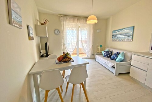 SPACIOUS APARTMENT 50 metres from the SEA with furnished garden