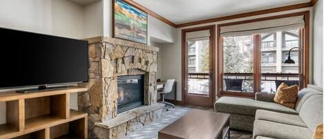 Televisie en een open haard